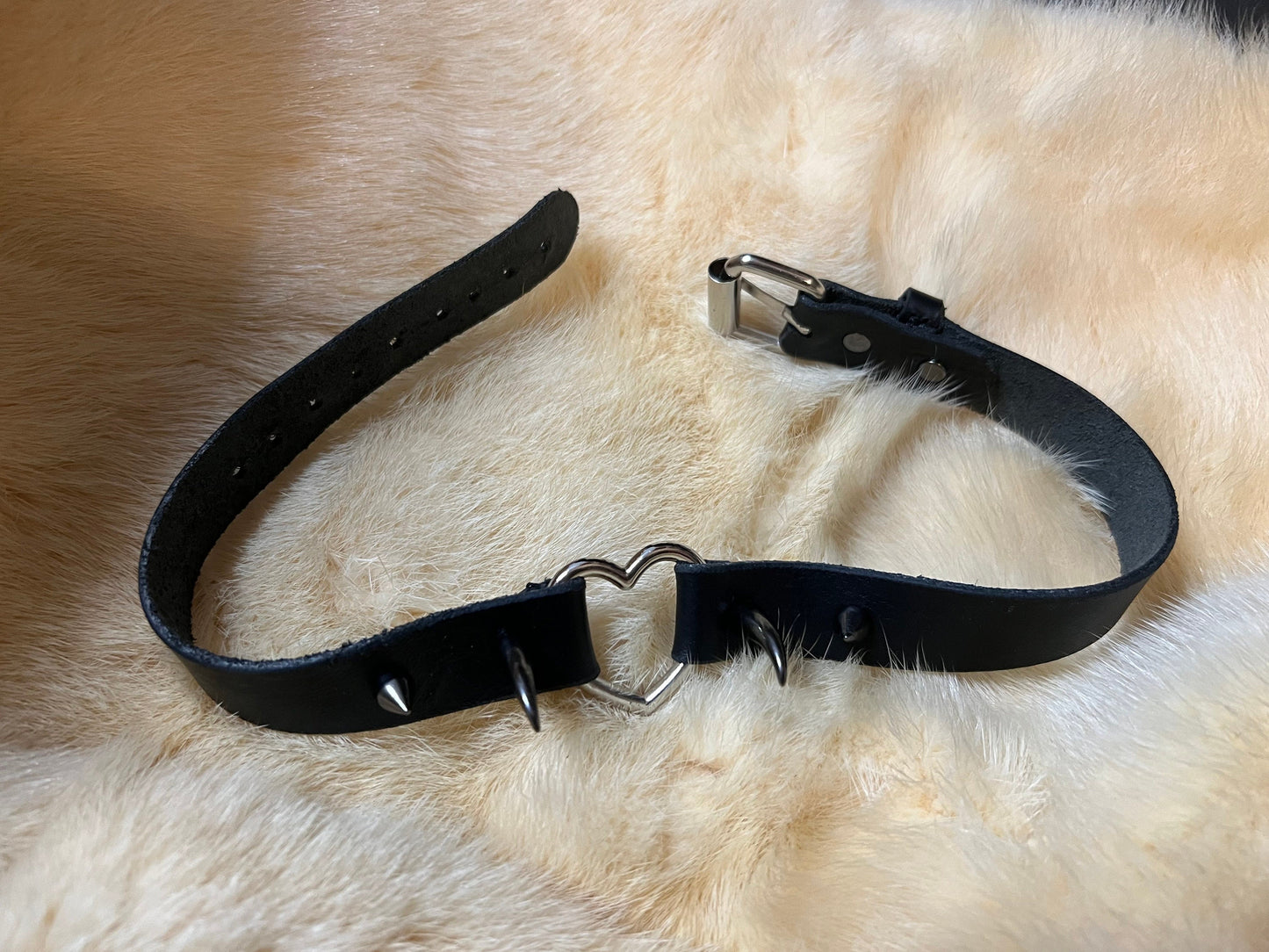 Love Bites choker necklace